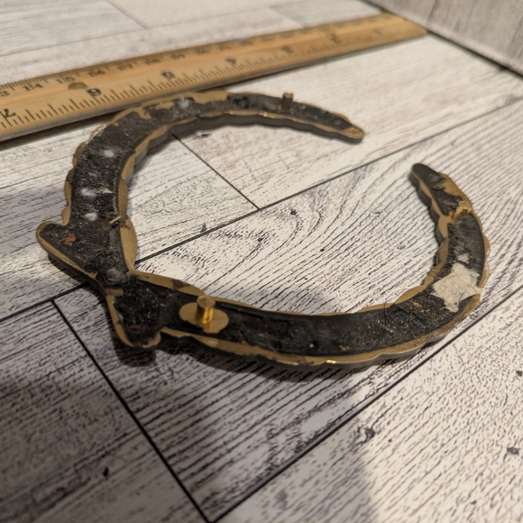 Cadillac Gold Laurel Wreath Emblem - Picture 5 of 5